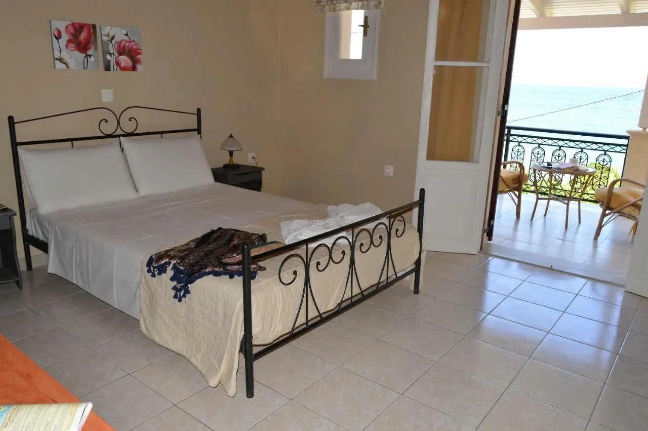 Vanessa Studios Poros  Apartment